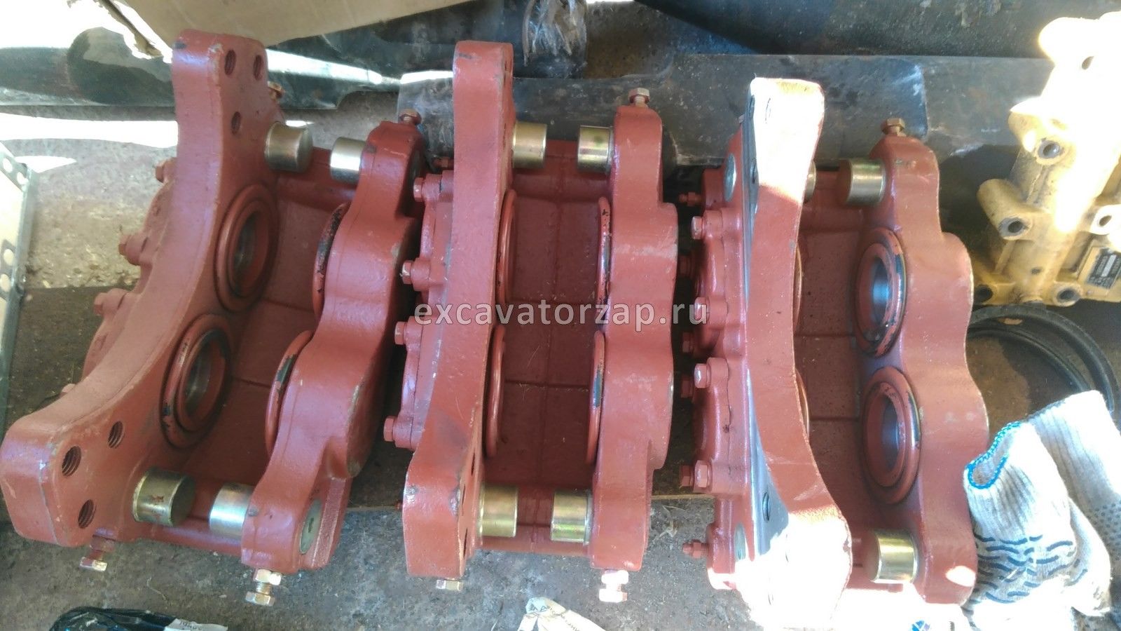 Суппорт тормозной  75700432А-1, ZL40.12.4-3C XCMG ZL30G ZL50G (банан)